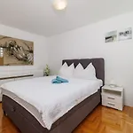 Helles In Neubausiedlung Nur 500 Meter Zum Mit Meerblick, Waschmaschine Apartamento Crikvenica