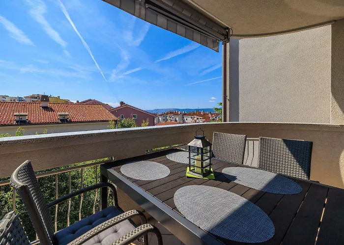 Helles In Neubausiedlung Nur 500 Meter Zum Mit Meerblick, Waschmaschine Crikvenica